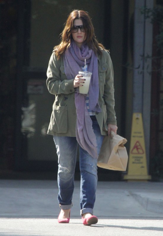 Drew Barrymore zmęczona macierzyństwem? (FOTO)