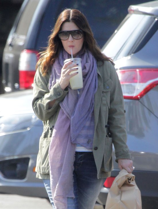 Drew Barrymore zmęczona macierzyństwem? (FOTO)