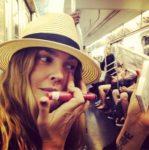 Co powiecie na Drew Barrymore bez makijażu? (FOTO)