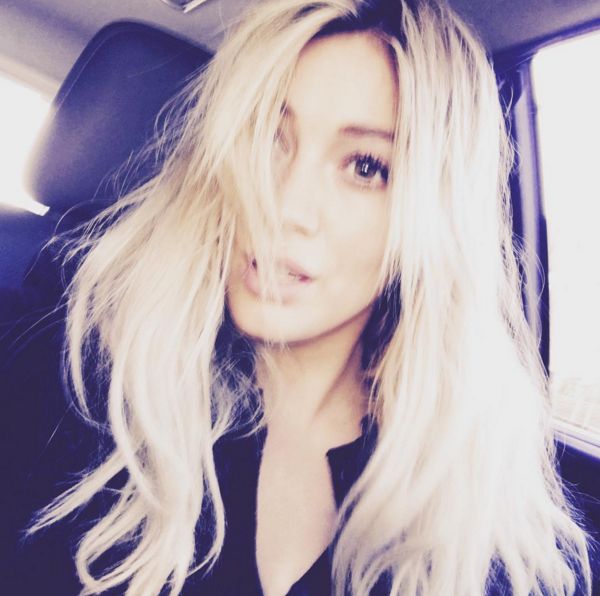 Hilary Duff ścięła włosy (Instagram) Hilary Duff ścięła włosy (Instagram)