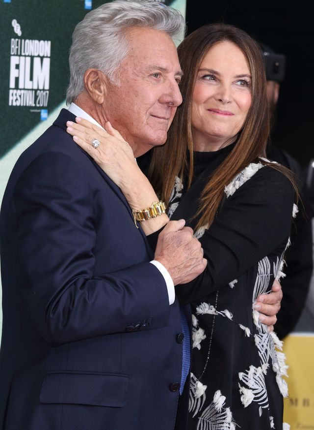 Miała wtedy 17 lat, twierdzi, że Dustin Hoffman łapał ją za pupę i wciąż mówił o