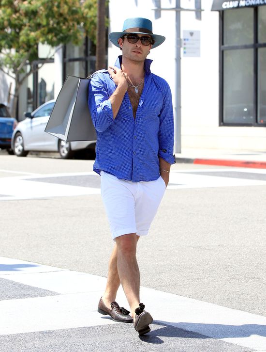 Boski Chuck Bass kroczy ulicami Los Angeles (FOTO)