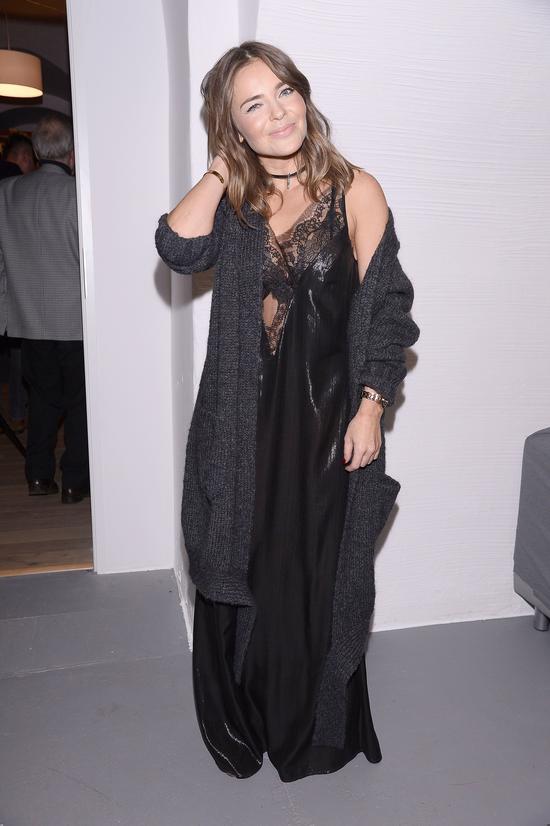 Nowa moda na salonach - panie w nocnych koszulkach (FOTO) Nowa moda na salonach - panie w nocnych koszulkach (FOTO)