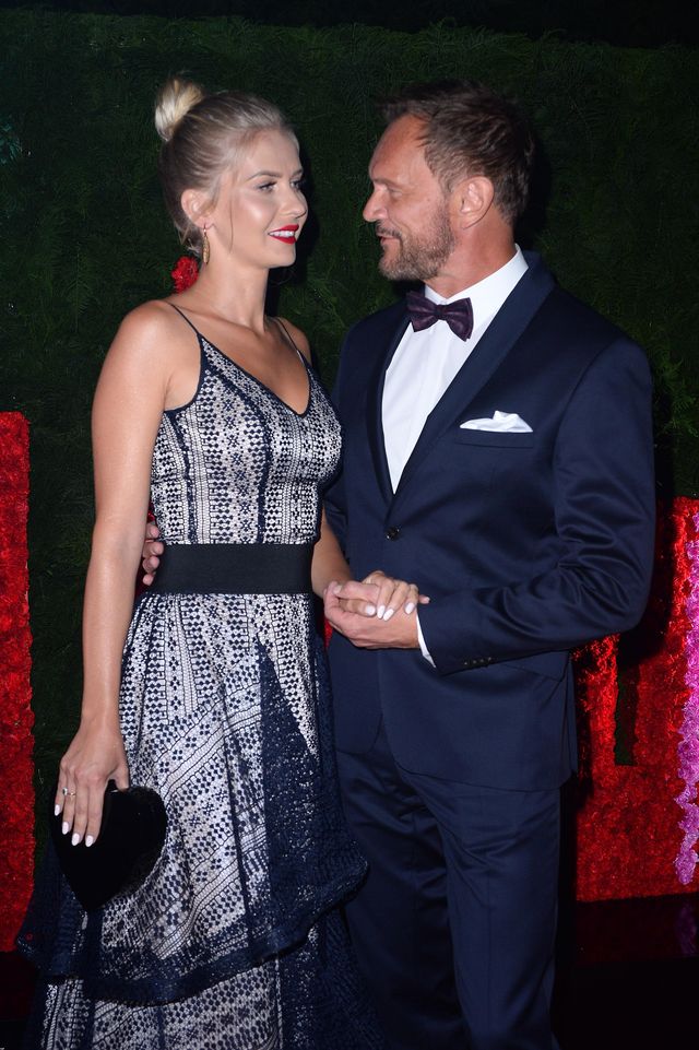 Edyta Pazura w ciąży pozuje w kostiumie kąpielowym (Instagram)