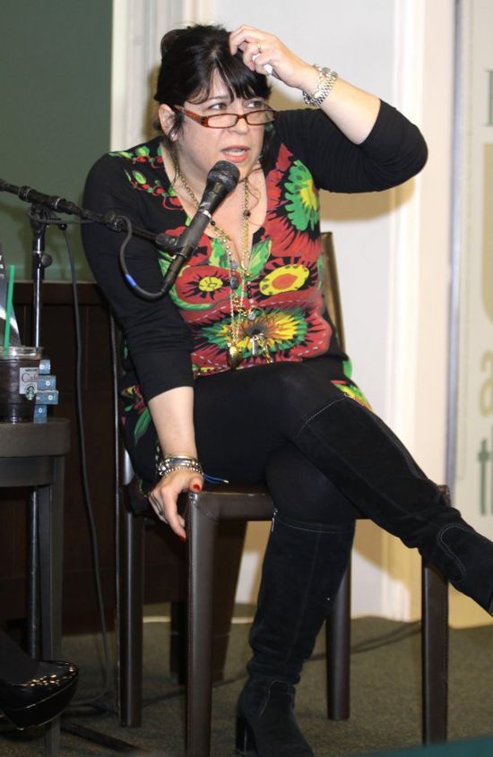 EL James zostanie reżyserką Ciemniejszej strony Greya?