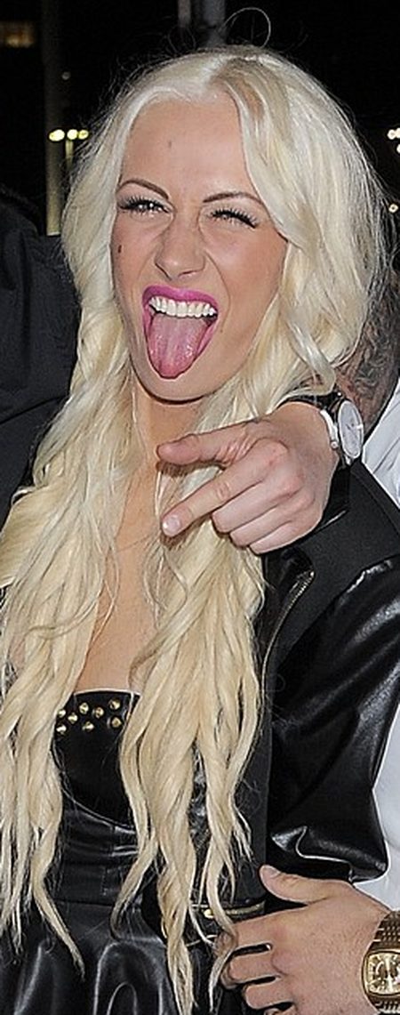 Eliza z Warsaw Shore chciała wyglądać sexy (Facebook) Eliza z Warsaw Shore chciała wyglądać sexy (Facebook)