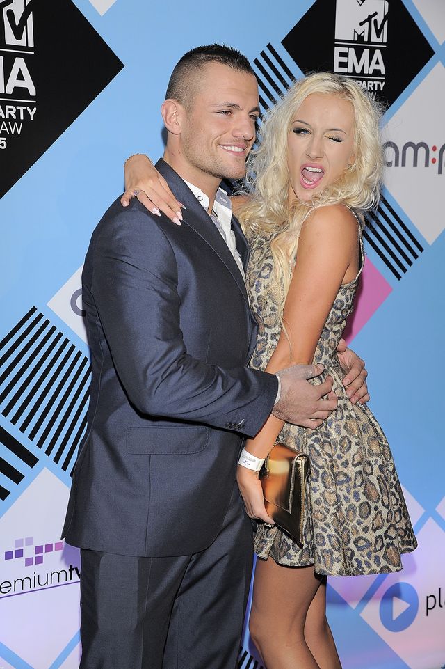 Eliza Wesołowska jest... SZATYNKĄ. Fanki: Kolor mega! Eliza Wesołowska jest... SZATYNKĄ. Fanki: Kolor mega!