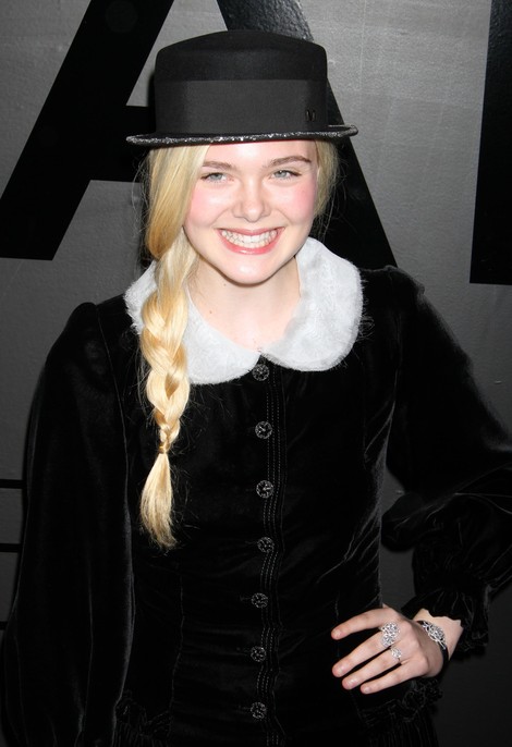 Elle Fanning odważnie eksperymentuje z modą (FOTO)