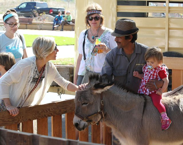 Elsa Pataky dzielnie znosi trudy ciąży (FOTO) Elsa Pataky dzielnie znosi trudy ciąży (FOTO)