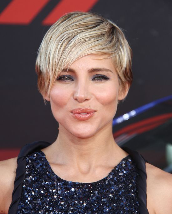 Długie włosy Miley Cyrus były sztuczne! (FOTO) Długie włosy Miley Cyrus były sztuczne! (FOTO)