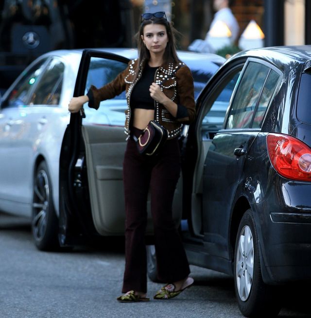 WOW! Emily Ratajkowski nawet z łopatą wygląda SEXY (Insta)