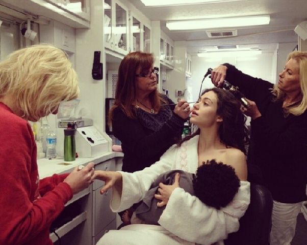 Emmy Rossum przedrzeźnia Gisele Bundchen (FOTO)