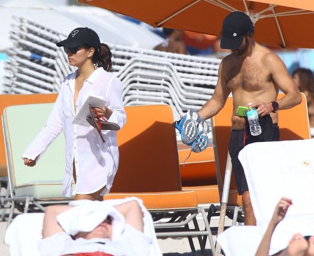 Eva Longoria w bikini - co z tą ciążą?! (FOTO)