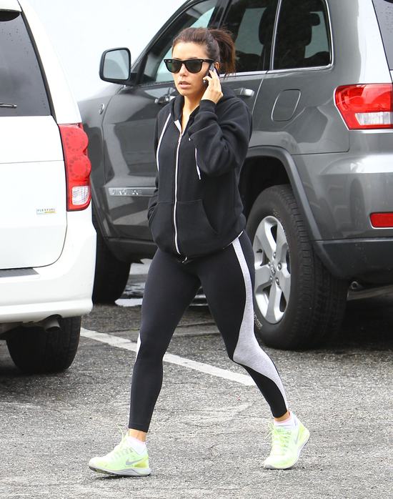 Eva Longoria i jej jogging w deszczu (FOTO)