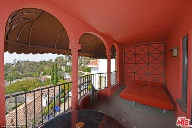 Wszyscy się dziwią Evie Longorii. Dlaczego dopiero teraz sprzedaje ten dom? Wszyscy się dziwią Evie Longorii. Dlaczego dopiero teraz sprzedaje ten dom?