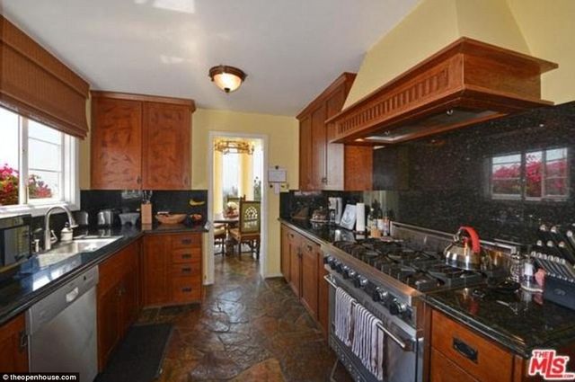 Wszyscy się dziwią Evie Longorii. Dlaczego dopiero teraz sprzedaje ten dom? Wszyscy się dziwią Evie Longorii. Dlaczego dopiero teraz sprzedaje ten dom?