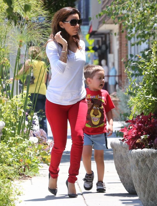 Eva Longoria zabrała rodzinę do fryzjera (FOTO) Eva Longoria zabrała rodzinę do fryzjera (FOTO)