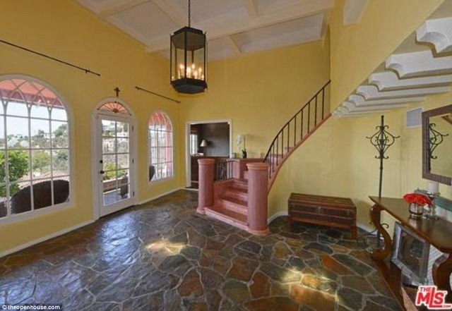 Wszyscy się dziwią Evie Longorii. Dlaczego dopiero teraz sprzedaje ten dom? Wszyscy się dziwią Evie Longorii. Dlaczego dopiero teraz sprzedaje ten dom?