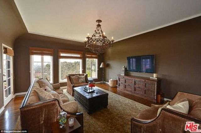 Wszyscy się dziwią Evie Longorii. Dlaczego dopiero teraz sprzedaje ten dom? Wszyscy się dziwią Evie Longorii. Dlaczego dopiero teraz sprzedaje ten dom?