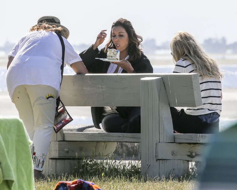 Eva Longoria pokazała ciążowy brzuszek (Instagram)