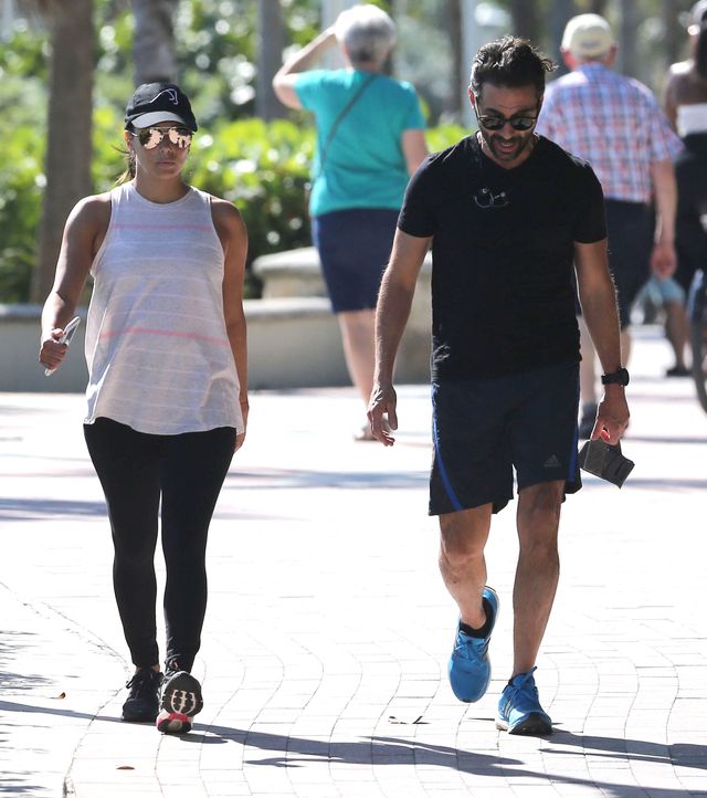 Eva Longoria z mężem na wakacjach - w końcu szczęśliwa (FOTO)