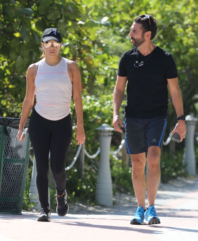 Eva Longoria z mężem na wakacjach - w końcu szczęśliwa (FOTO)