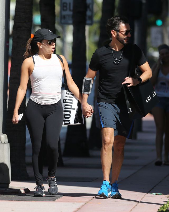 Eva Longoria z mężem na wakacjach - w końcu szczęśliwa (FOTO)