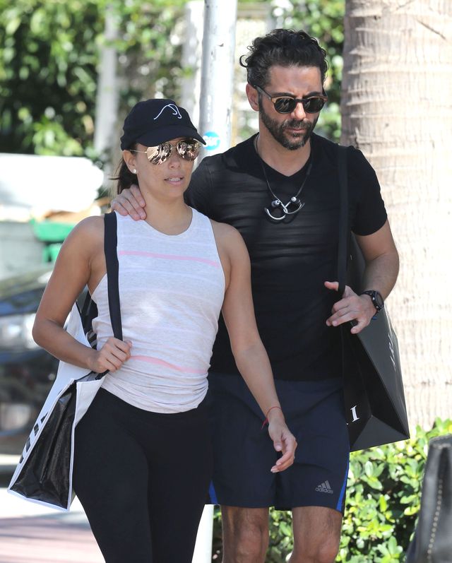 Eva Longoria z mężem na wakacjach - w końcu szczęśliwa (FOTO)