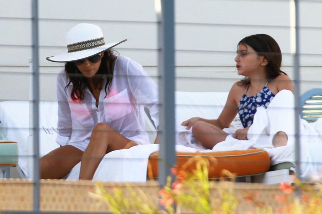 Eva Longoria Wielkanoc spędziła nad basenem (FOTO)