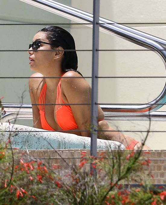 Eva Longoria ryzykowała zdrowiem na tym basenie (FOTO)