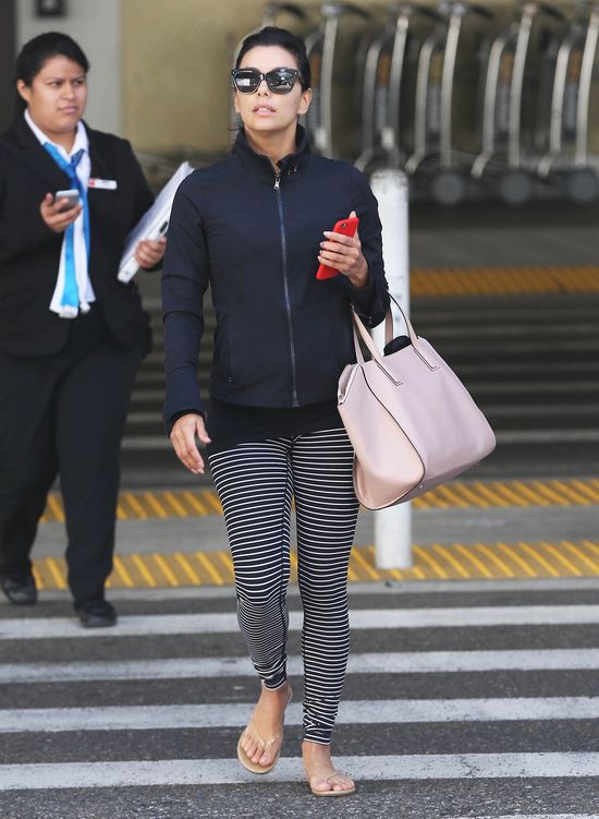 Od pupy Evy Longorii może się zakręcić w głowie (FOTO)