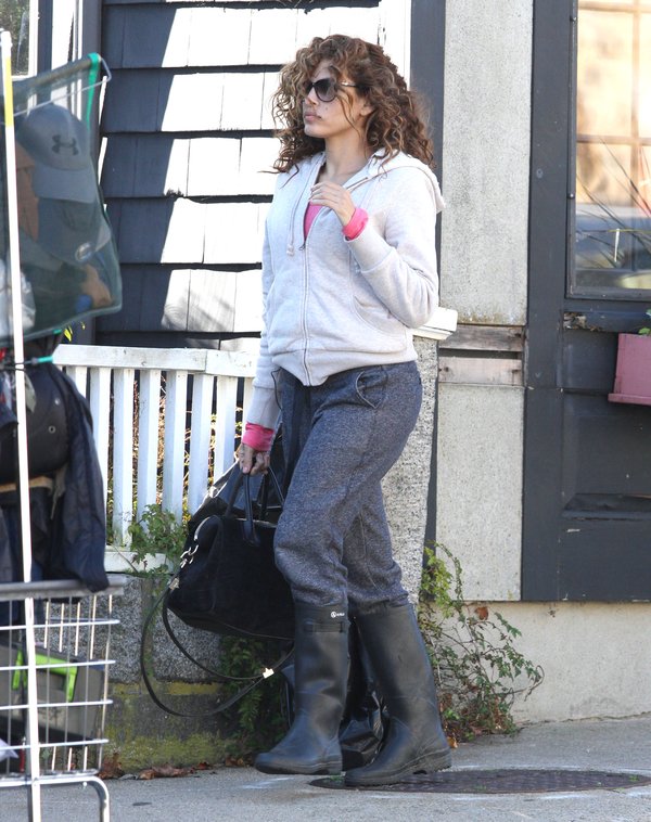 Eva Mendes - fryzura jak z lat 80. (FOTO)