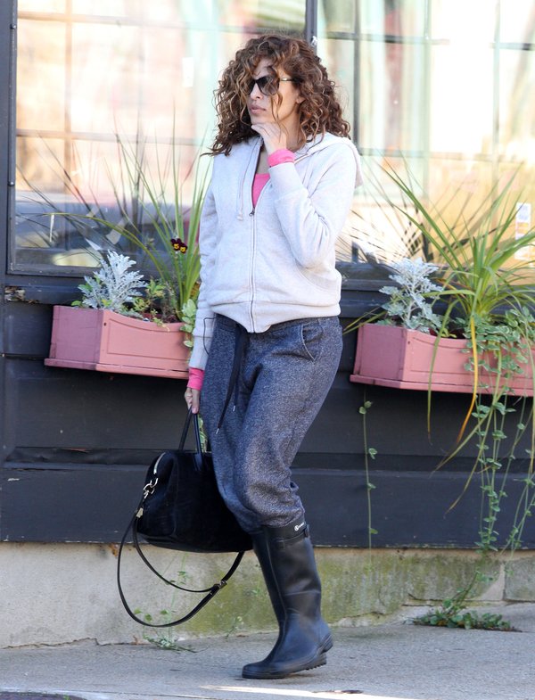 Eva Mendes - fryzura jak z lat 80. (FOTO) Eva Mendes - fryzura jak z lat 80. (FOTO)