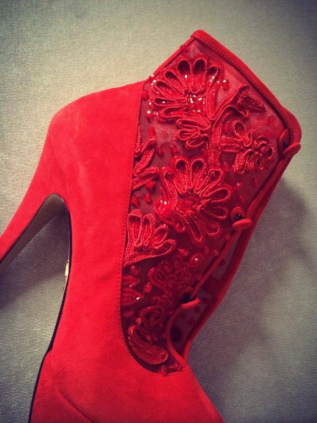 Ewa Chodakowska zamieniła adidasy na szpilki (FOTO) Ewa Chodakowska zamieniła adidasy na szpilki (FOTO)