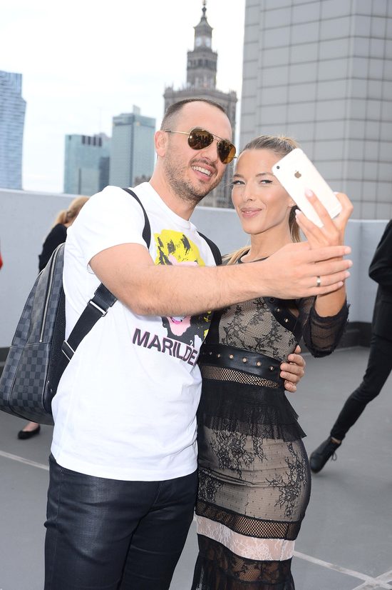 Romantyczna (i MODNA) Ewa Chodakowska na pokazie mody (FOTO)