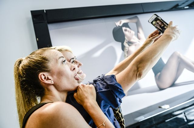 Fanki Ewy Chodakowskiej ROZCZAROWANE wysokimi cenami jej kostiumów kąpielowych