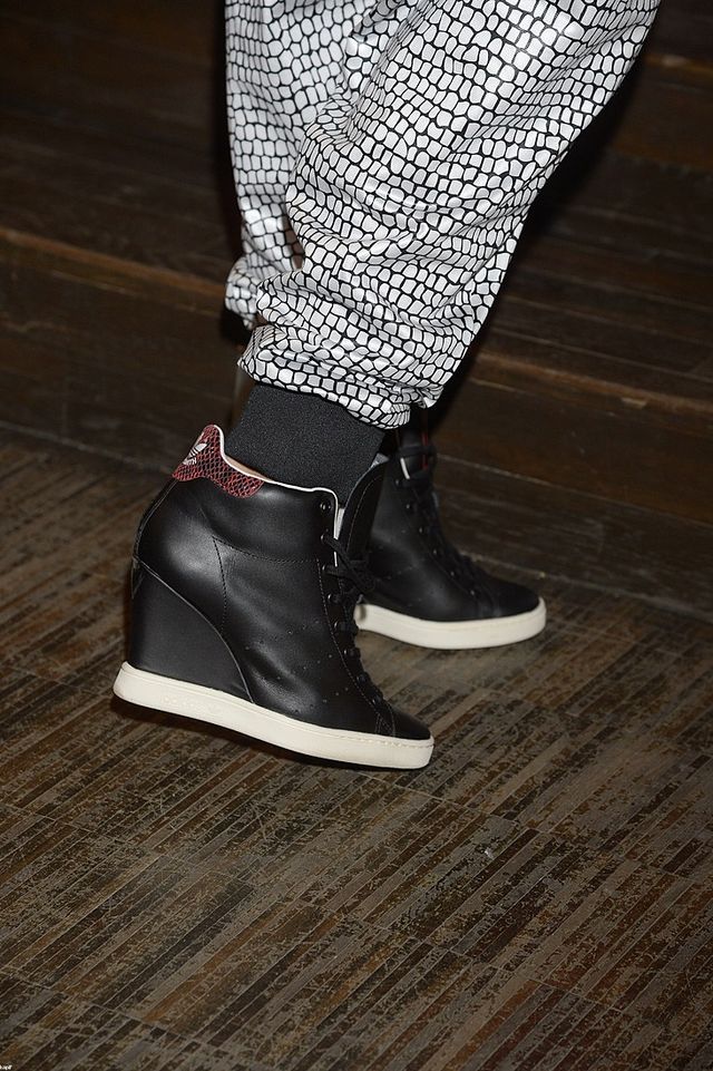 Ewa Chodakowska promuje nową książkę (FOTO) Ewa Chodakowska promuje nową książkę (FOTO)