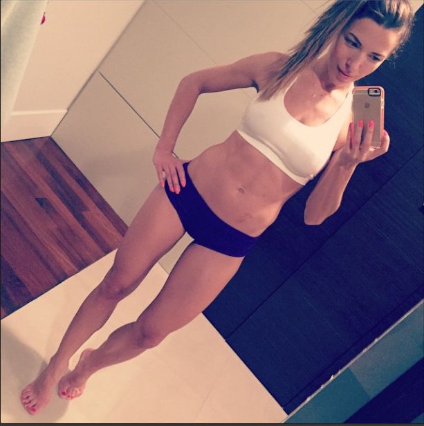 Ewie Chodakowskiej też nie podobają się takie plecy (Insta) Ewie Chodakowskiej też nie podobają się takie plecy (Insta)