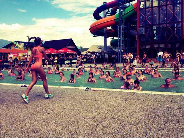 Ewa Chodakowska w parku wodnym z Natalią Siwiec (FOTO) Ewa Chodakowska w parku wodnym z Natalią Siwiec (FOTO)