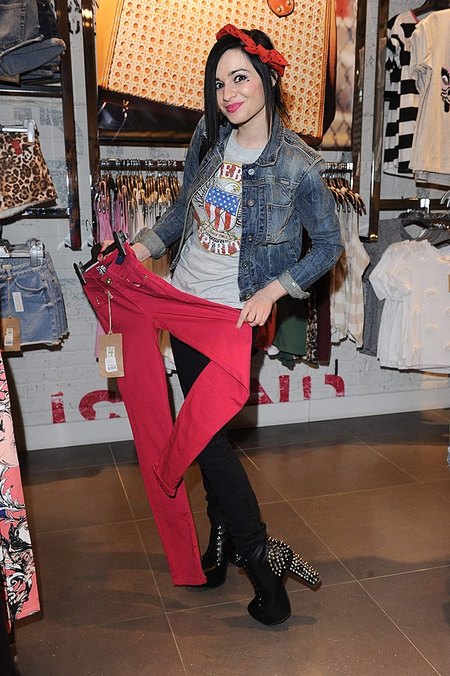 Ewelina Lisowska z X-Factor na zakupach (FOTO)