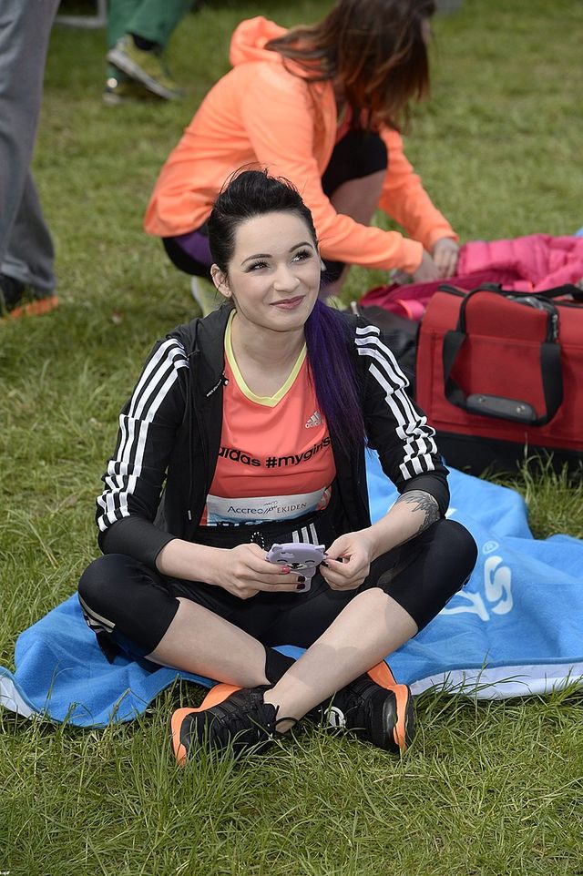 Ewelina Lisowska promuje nową piosenkę - We mgle