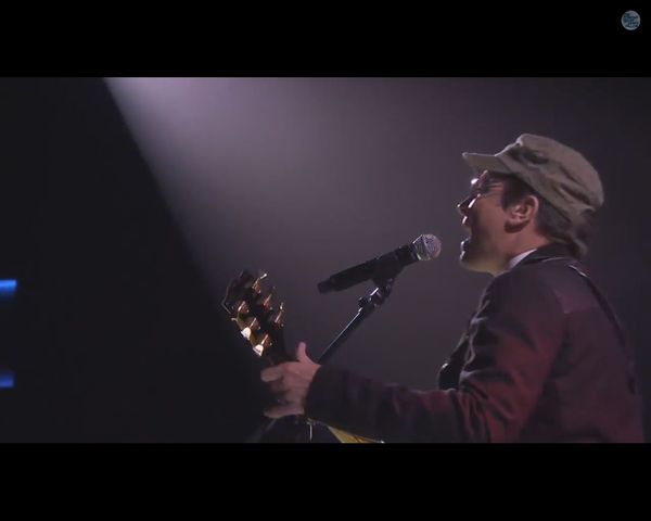 FENOMENALNY Jimmy Fallon naśladuje Bono z U2 [VIDEO]