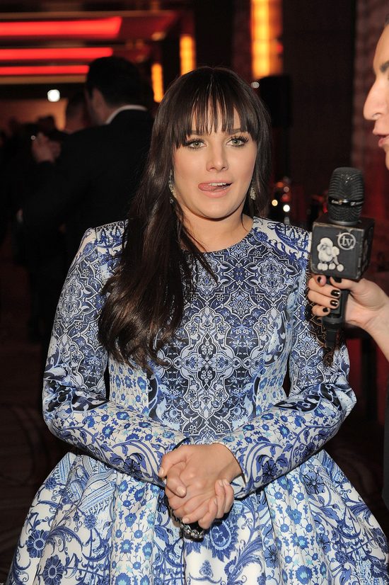 Fanki Ewy Farnej kłócą się o jej... nogi (Facebook)