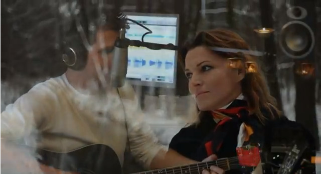 Ilona Felicjańska śpiewa kolędę (VIDEO)