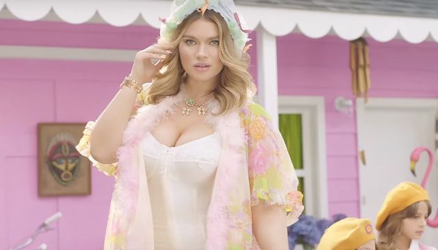 Fergie wygrała internety! Kim, Chrissy i inne mamy oblały się dla niej mlekiem