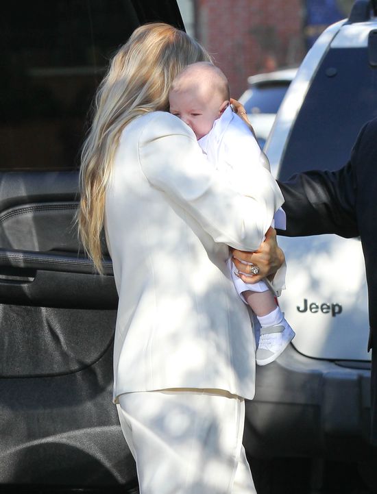 Fergie po raz pierwszy przyłapana z dzieckiem 