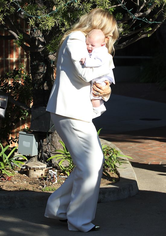 Fergie po raz pierwszy przyłapana z dzieckiem 