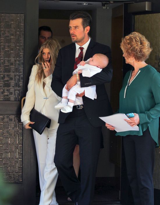 Fergie po raz pierwszy przyłapana z dzieckiem 