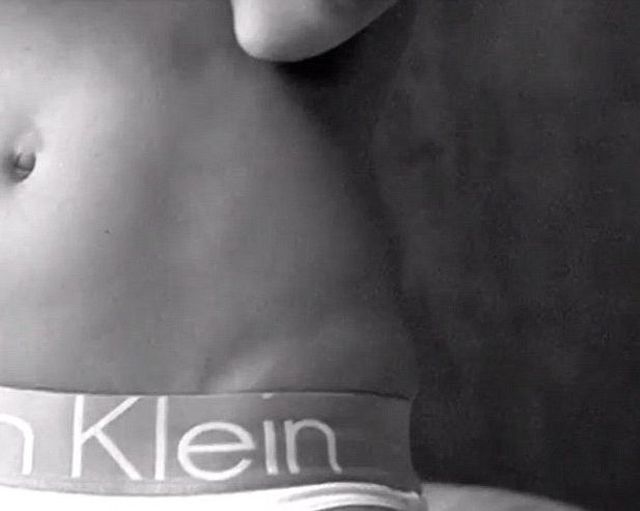 Fergie pokazała się topless (VIDEO)