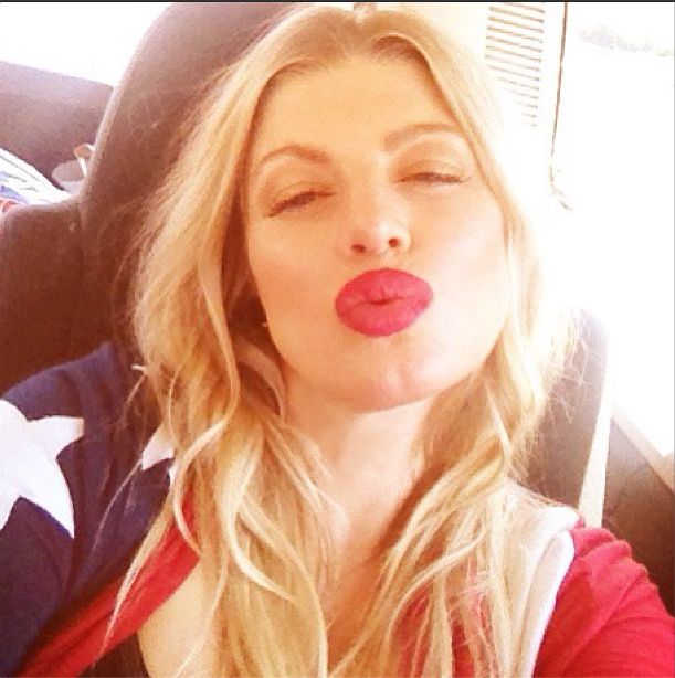 Synek Fergie już jeździ własnym Ferrari (FOTO)